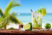 refreshing_tropical_drinks_45122747_l-2015-1140×760